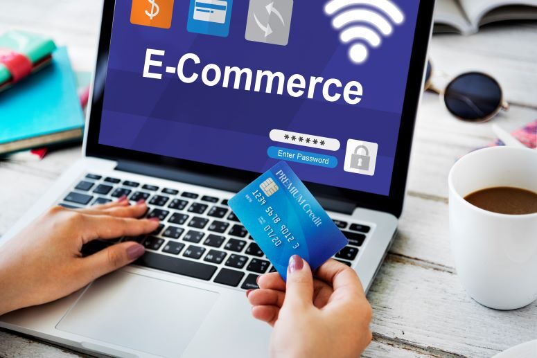 Consumidores irão comprar ainda mais no online em 2022, revela estudo