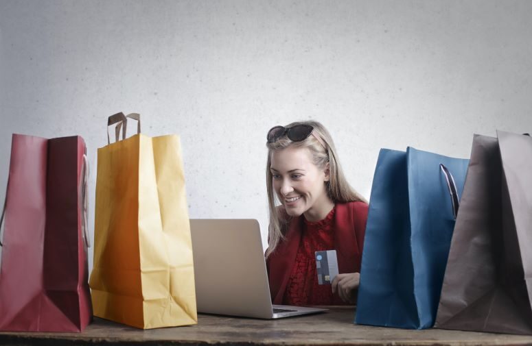 E-commerce supera shopping centers em vendas