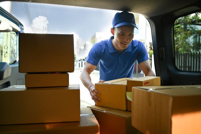 Serviço de entrega, entrega em domicílio e conceito de envio.