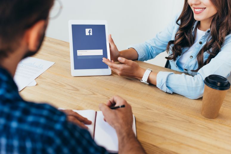 Como ganhar dinheiro no Facebook